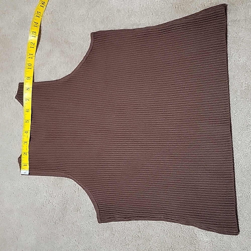 High Neck Ribbed Tank Top - Picture 7 of 7